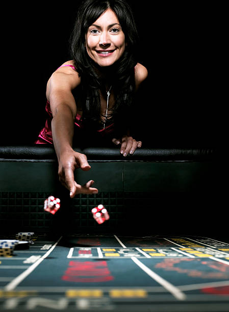 gf777 mobile app interface showing live-dealer tables and slot games on Android